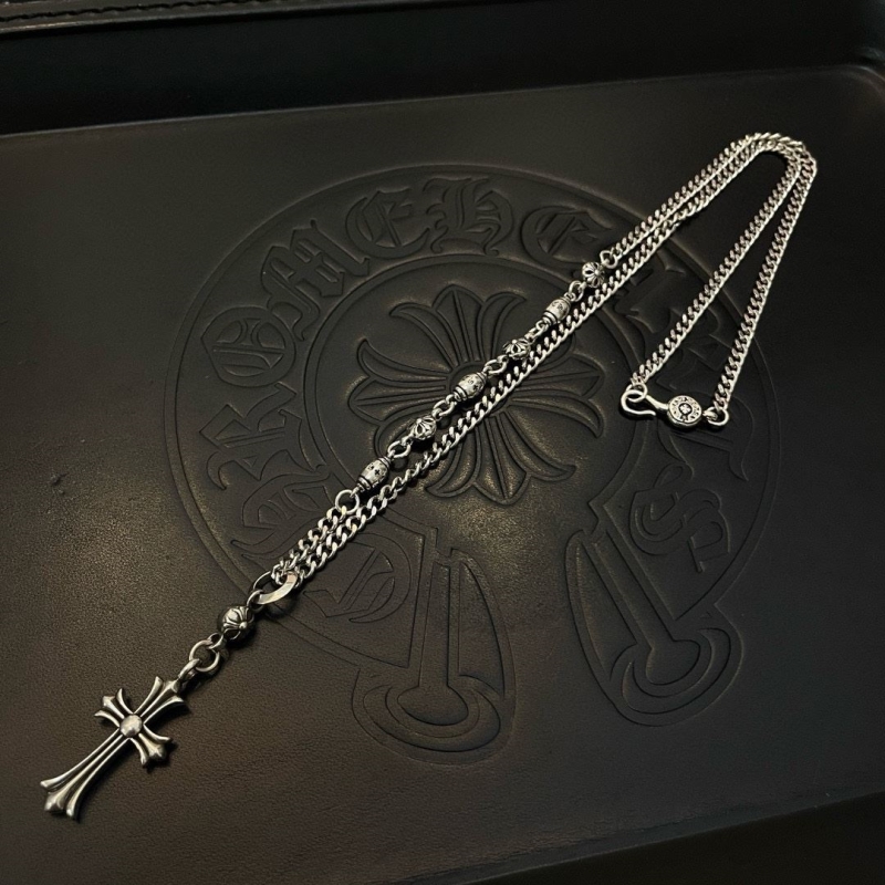 Ch*0me He**ts necklaces